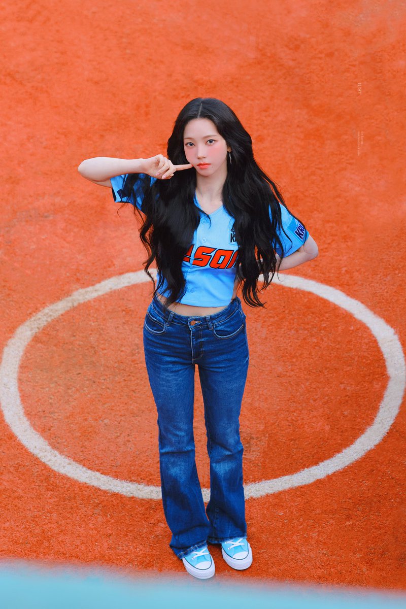 just_0411's tweet photo. 240609 #카리나 #Karina #에스파 #aespa

롯데 시구 ⚾️ https://t.co/fG5pxrjs7W