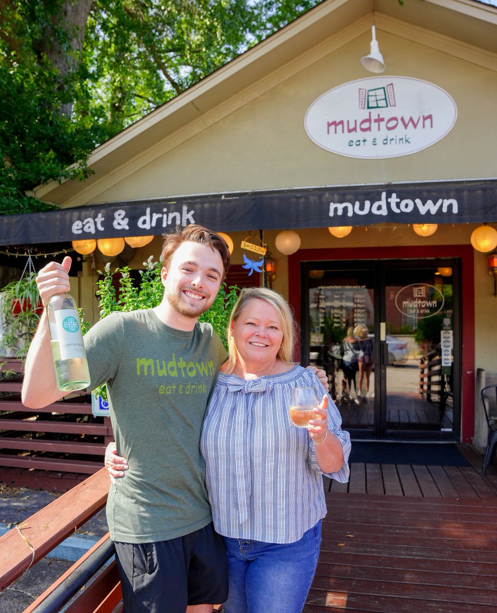 Happy Wine Wednesday from us to you! Enjoy $3 house pours &amp; 1/2 off all bottles all day long 🍷 

#EatMud