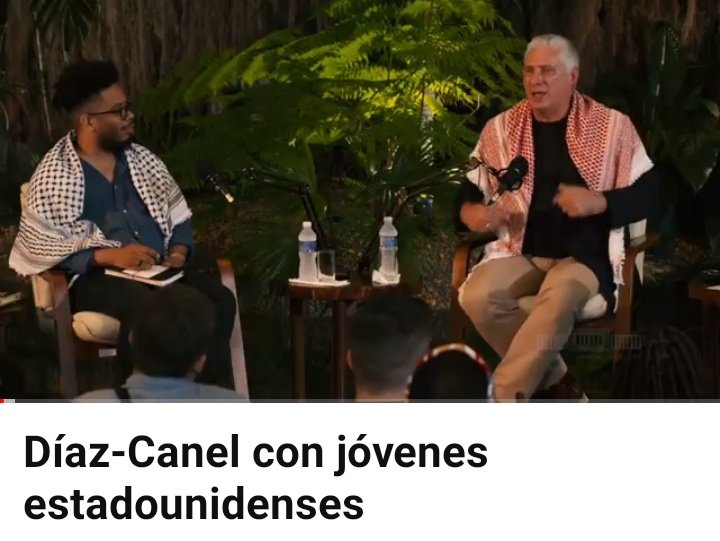 «Qué rara esta oportunidad, de jóvenes norteamericanos, de poder reunirse con un Presidente… Llevamos meses movilizándonos en EE.UU, demandando que nuestro Presidente nos escuche...
Pero aquí ... un Presidente revolucionario, socialista, honesto, humano, nos recibe abiertamente.