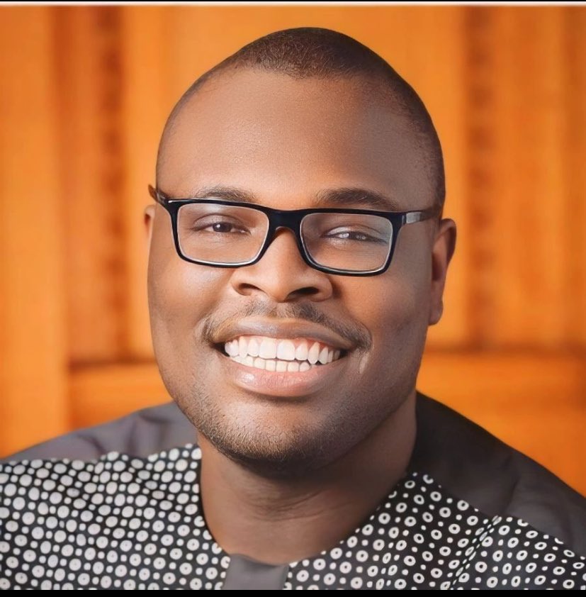 Hauwauthman's tweet image. Meet Chude Jideonwo, a popular media personality. 

Jideonwo has just been appointed as the Creative-in-Residence at the London School of Economics and Political Science, effective from September 2024.

He hosts the viral talk show #WithChude, where he invites artistes, movie