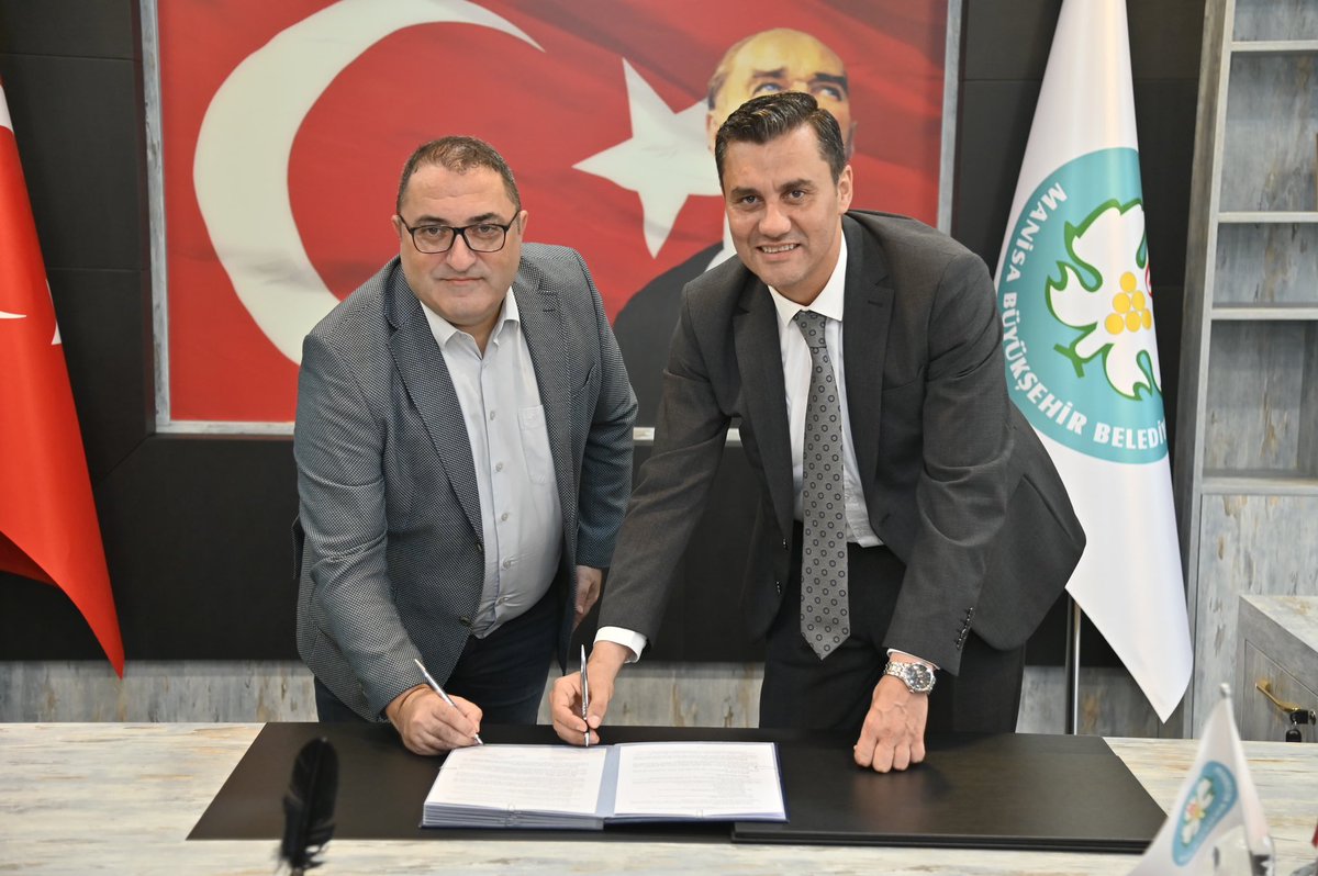 Gördüğünüz bütün tramvayları unutun. 

Manisa'mıza Anadolu'nun ilk raysız otonom tramvayını getiriyoruz. 

420 yolcu kapasiteli ART sistem tramvaylar ile trafiği azaltacak, yolları algılayabilen sensörleri sayesinde daha fazla güzergah seçeneği sunacağız. Tüm bunları yaparken 100