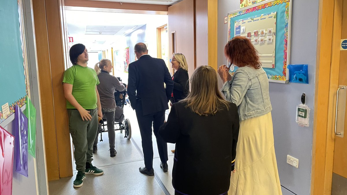 IsobelMair's tweet image. Our Pupil Leadership team were delighted to accompany Steven Quinn, Chief Executive on a tour around the school this morning. #weareIMS #schooltour #leadershipduties