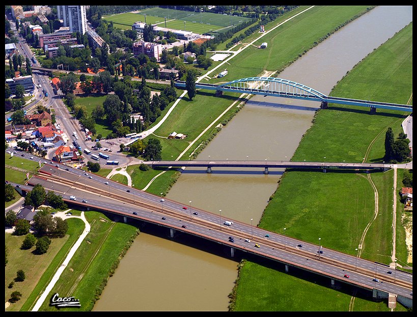 caco_darkage's tweet photo. Three bridges... (pictured from a small Cessna plane)
#photography #fromair #urbanphotography #bridge #cityphoto https://t.co/Mco1Wagx7D