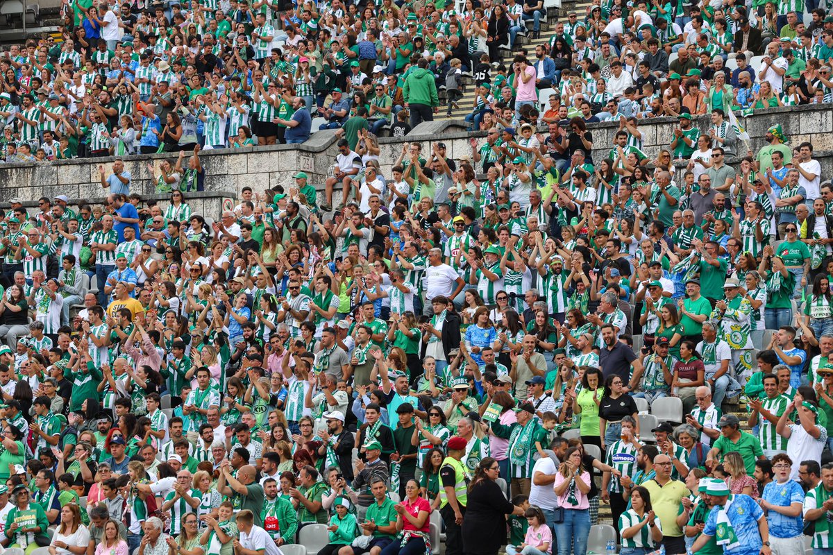 𝙐𝙢 𝙢𝙖𝙧 🟢⚪️ 𝙞𝙣𝙫𝙖𝙙𝙞𝙪 𝙤 𝙅𝙖𝙢𝙤𝙧 🥹

Obrigado a todos os Vitorianos e Setubalenses presentes neste Estádio que tanto nos diz. 💪

Somos Enormes! 💚

#EstáNosNaPele