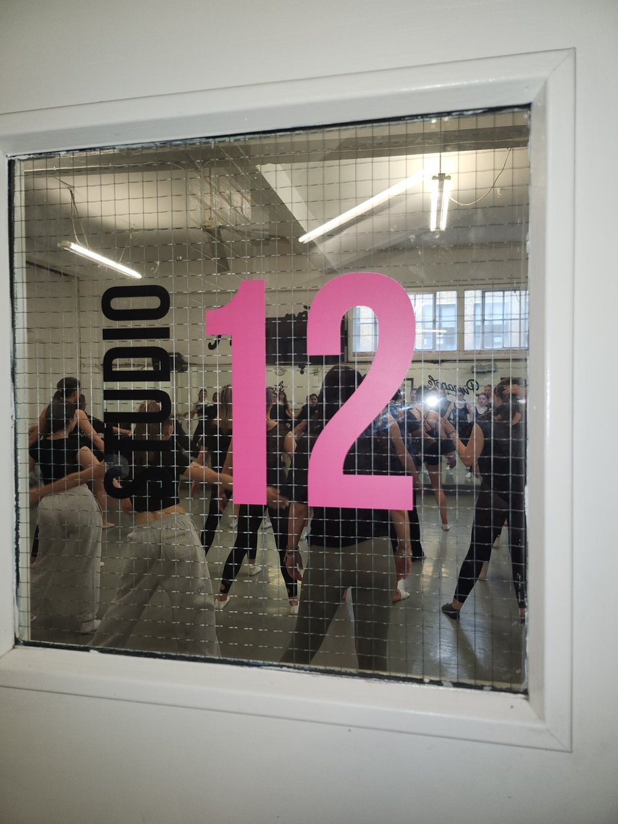 HyndlandSec's tweet image. Pineapple studio time! #Bestversion