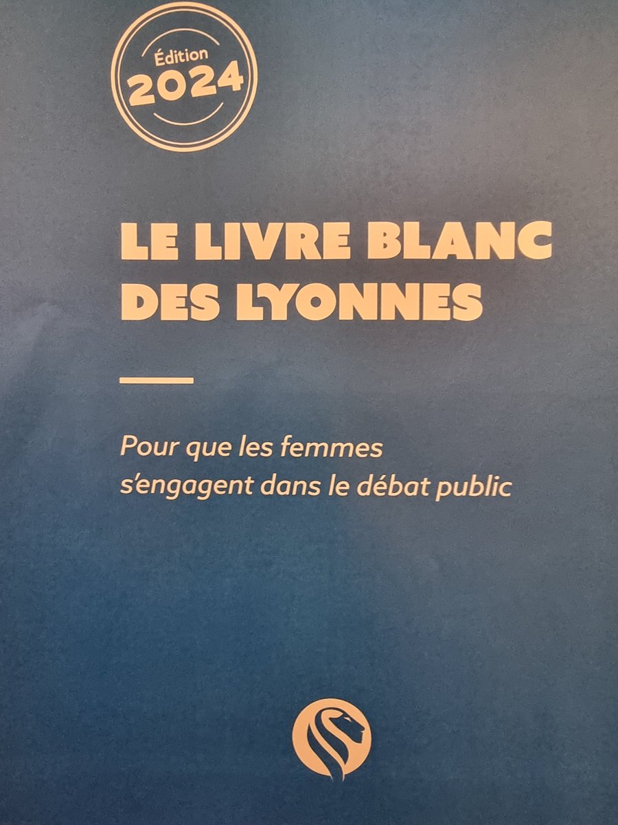 TOUZETalexandre's tweet photo. Réunion du groupe de travail égalité femme/homme de @l_amf.
Débat avec @AlexandraCarraz fondatrice des #lyonnes notamment sur le thème "booster la confiance"
@CecileGallien @egueugneau @PresidentAmf https://t.co/kG09bfpPLH