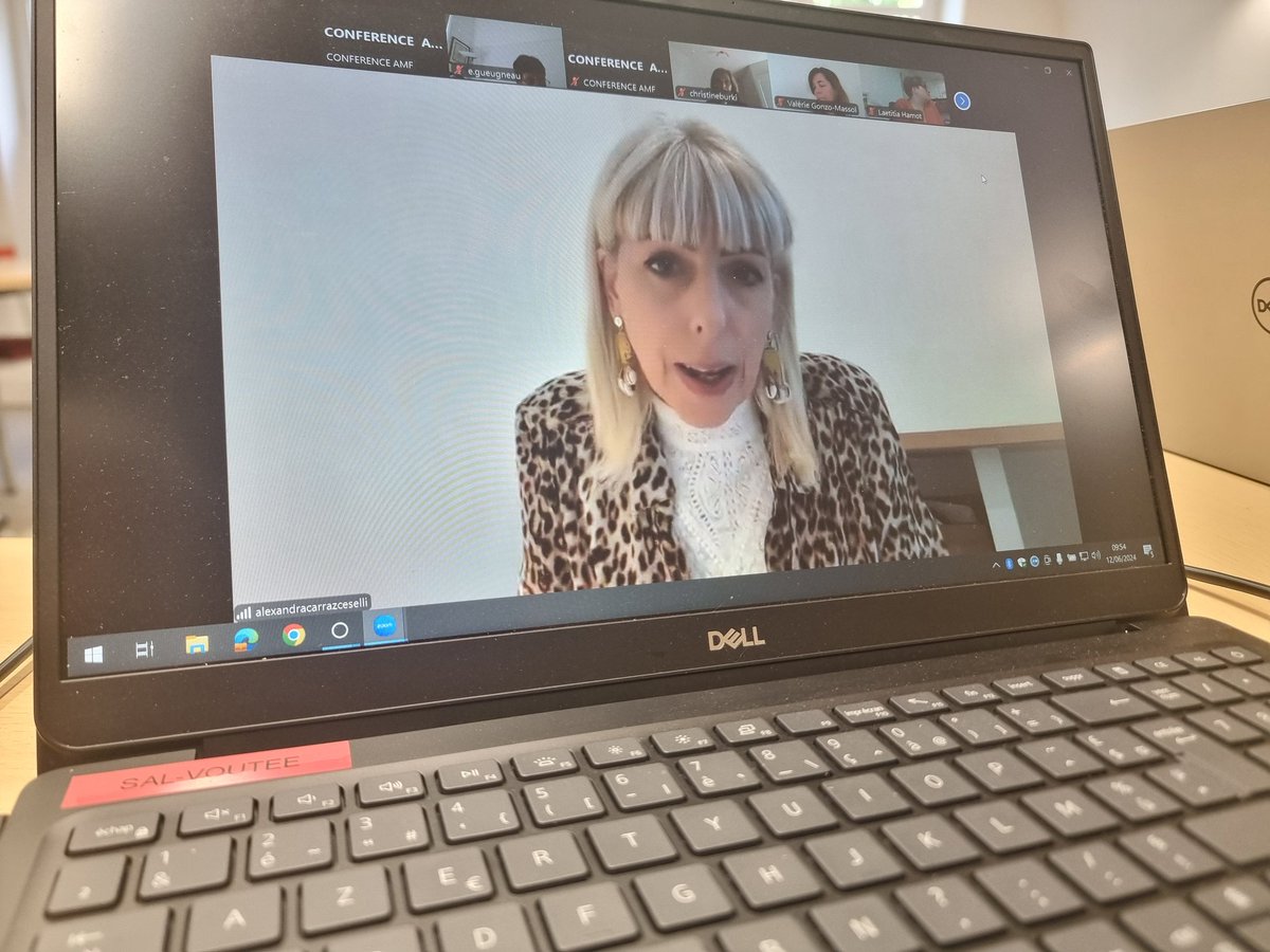 TOUZETalexandre's tweet photo. Réunion du groupe de travail égalité femme/homme de @l_amf.
Débat avec @AlexandraCarraz fondatrice des #lyonnes notamment sur le thème "booster la confiance"
@CecileGallien @egueugneau @PresidentAmf https://t.co/kG09bfpPLH