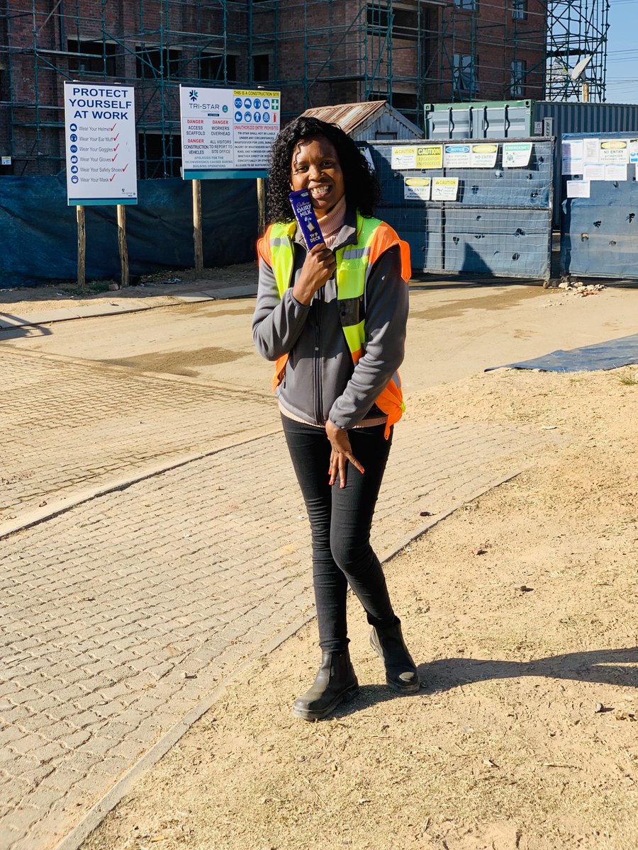 Hlayisanisono's tweet photo. Happy birthday to me #mhanibuildara 👷🏻♀️🚧🎊🎊🎊🎊 #womaninconstruction🚧 https://t.co/hxclLhSeXo