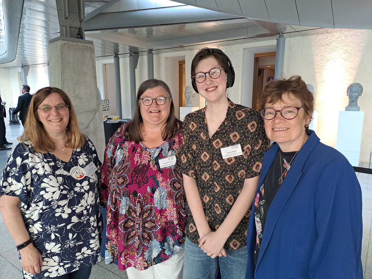 Rights_Real's tweet photo. Great to meet @SarahBoyack at @ScotParl last night. 

She's been a big supporter of @Rights_Real from the off. 

Thanks for highlighting our joint gender based budgeting work #FWGG @SWBG at CPG on Transport.

🚺 Women's access to transport is a gendered human rights issue. https://t.co/KfepC4o3X7
