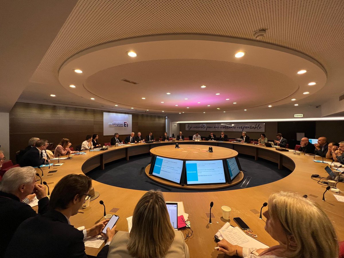 PatrickMartin_1's tweet photo. Je suis intervenu ce matin à l’AG du Conseil National des Etablissements Thermaux (#CNETh), une fédération à l’avant-poste des questions de préservation de l’eau qui a rejoint notre task force Eau. Accompagnement des soins, bien vieillir… les professionnels du thermalisme sont des acteurs à part entière au service de la #santé de nos concitoyens.
@thermalisme