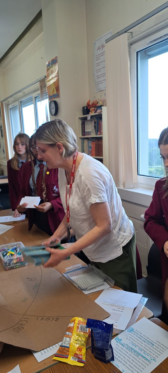 HCScot_RS's tweet photo. The Scripture Union Group had a visitor to finish off the years Programme. Jen Robertson, who is the youth and children’s resources manager for the Scottish Bible Society came and shared about innovative ways of engaging with the bible. https://t.co/hMQwX8ufS2