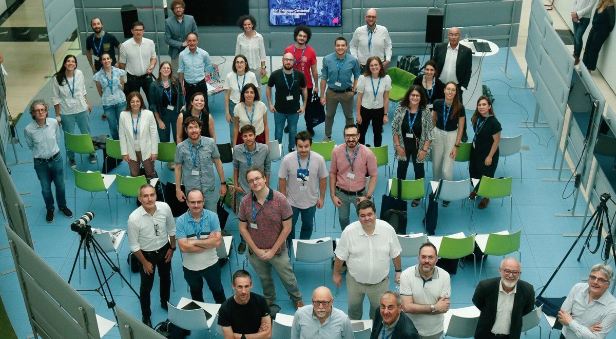 FBK_research's tweet photo. Presentati i 25 futuri #Science #Ambassador di FBK.
#FBK #ScienceAmbassador Γ¨ un progetto di formazione sulla comunicazione scientifica per 25 giovani talenti che diventeranno i nostri ambasciatori della ricerca.
@feltrinellied
π Approfondisci https://t.co/xQak8vbXhH https://t.co/eqebN7EUW3