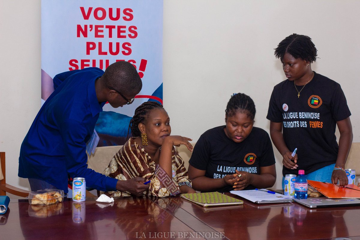 Plongez-vous dans les moments marquants de la conférence de presse du 11 juin 2024, où la Ligue Béninoise des Droits des Femmes a lancé avec enthousiasme la campagne digitale « Compter pour toutes ». Cette campagne digitale est une activité clé de notre projet de plaidoyer sur