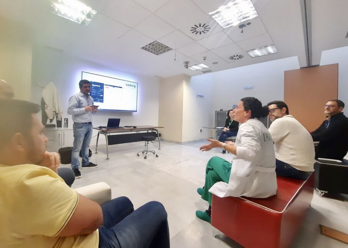 At the start of this year, Codimg received a major update, adding a brand new interface and some major new tools.

But <a href="/IbnSurez1/">Ibán Suárez</a> was on hand to smooth the transition.

Here he is with the <a href="/IAVANTE_FPS/">IAVANTE FPS</a> team at the Advanced Clinical Simulation Centre in Granada, Spain.