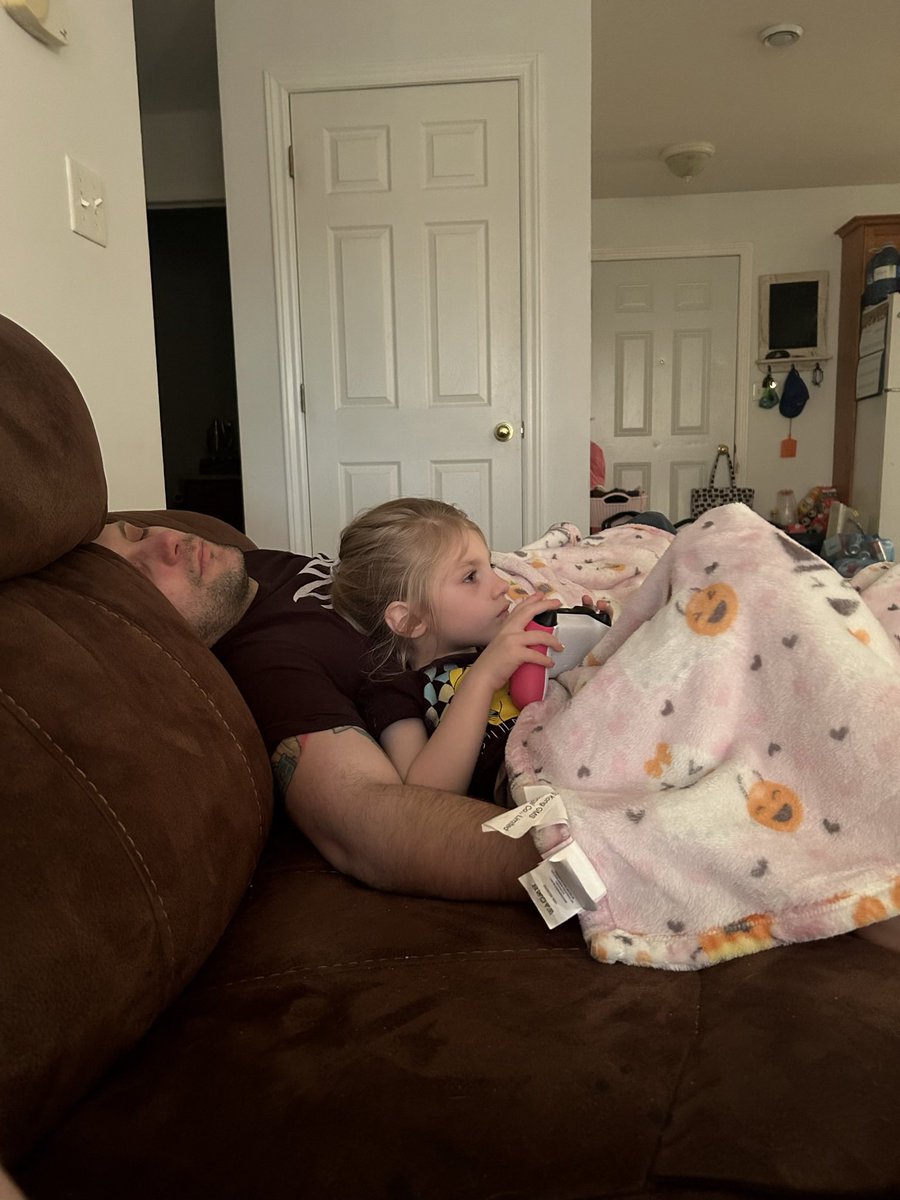 SweatySpookz🎃 tweet media