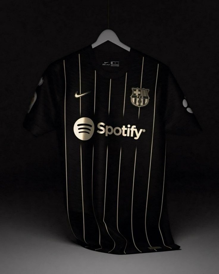 FCB_RUNS_'s tweet photo. rate this Barca kit out of 10 https://t.co/GSutJORRqa