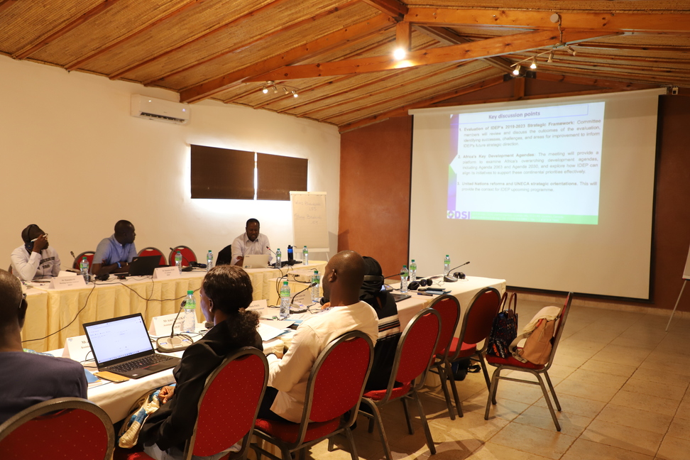 Mr Bakary Dosso <a href="/BakaryDosso/">Bakary DOSSO</a>, <a href="/IDEPOfficial/">IDEP Africa</a> Head of Training &amp; Research Division presenting #Africa's current development priorities &amp; challenges

➕Discussion:
👉🏿Implications for IDEP's capacity development programs
👉🏿Identificat° of areas for strategic alignment&amp; collaboration