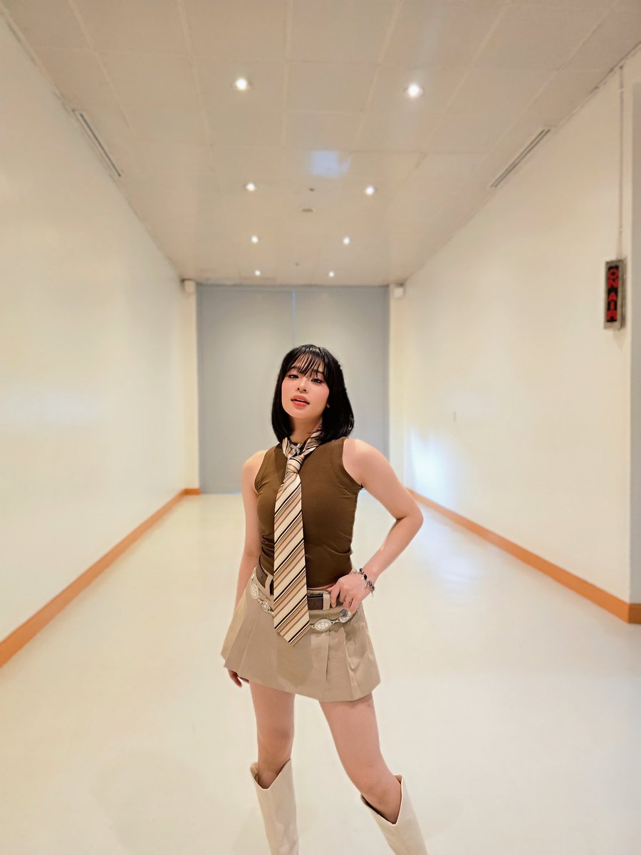 calistasocials's tweet photo. 📸 DENISE at #DapatAlamMo ❗️

#CalistaPH #MerlionMusic #CalistaDENISE https://t.co/xabWwJ8EA5