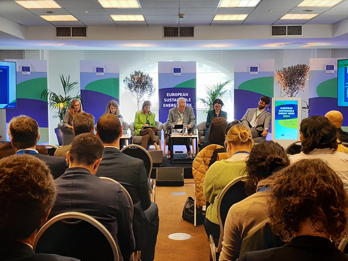 ProjectReferee's tweet image. It&apos;s quiz time in Brussels!! 

We are challenging both our audience and our speakers/contestants with #energyefficiency questions and with a policy challenge using the REFEREE tool 💻🌱

#EUSEW2024