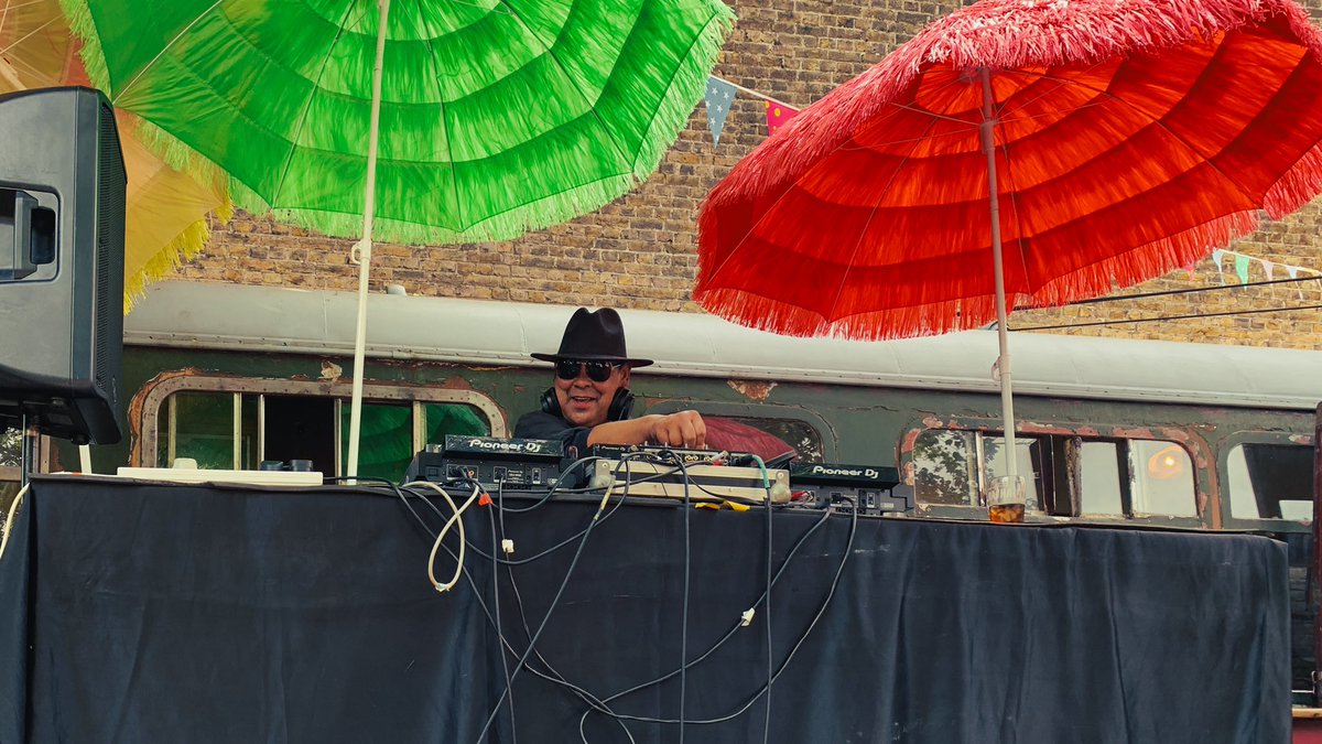 simppera1's tweet photo. Jumped on AirFunk Airways to see @CCfunkandsoul in London and Brighton. What can I say? Totally worth it! 🙌♥️ https://t.co/HopXRLzTMK