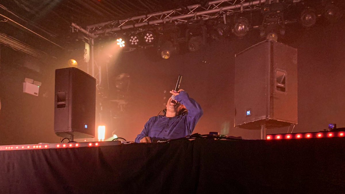 simppera1's tweet photo. Jumped on AirFunk Airways to see @CCfunkandsoul in London and Brighton. What can I say? Totally worth it! 🙌♥️ https://t.co/HopXRLzTMK