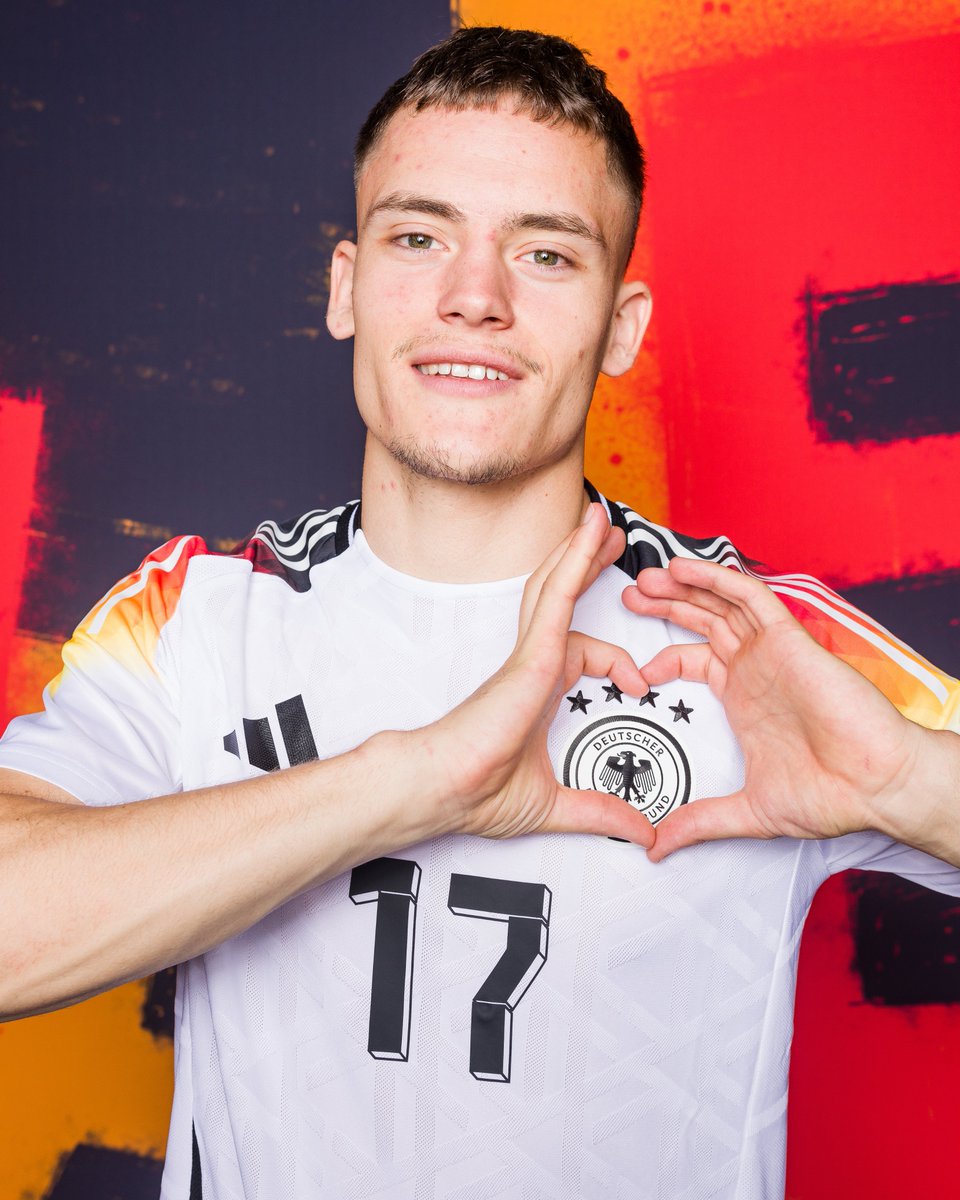 AlvaroRamos00's tweet photo. Lo primero que quiero aclarar es que podría hablar de Wirtz, Mbappé, Lamine Yamal... estrellas que ya conocemos.

Pero no, esto es barro del bueno y mi intención es que leas 7 nombres que antes ni te sonaban. 

Si esto tiene mucho apoyo traeré otro con algunos más conocidos... https://t.co/B9kEQWeNbf
