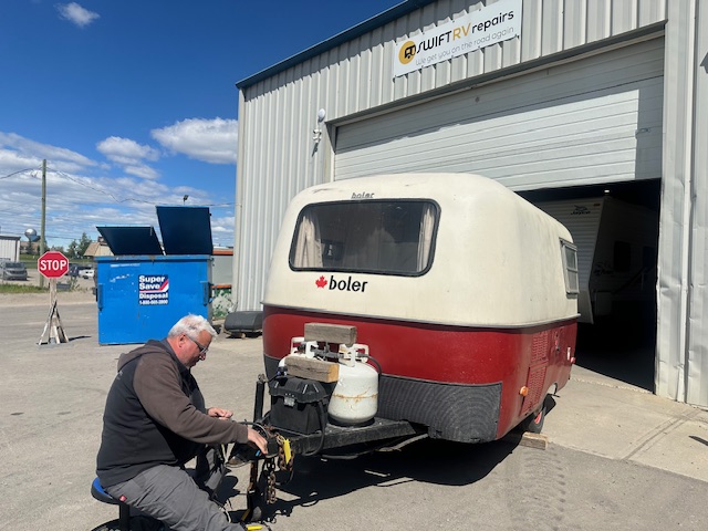 swiftrvrepairs's tweet image. This little Boler travel trailer was in need of some electrical work - our red seal licensed/certified RV tech Tony fixed the issue while enjoying the sunshine and comfy temperatures. We Get You on the Road Again! Safe &apos;n Sound! 👍 
403-919-4911 #swiftrvrepairs #rvmaintenance #RV