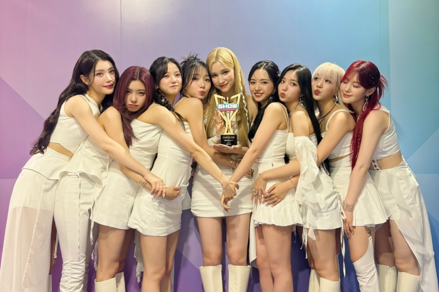 WATCH: #Kep1er Takes Tearful 1st Win For "Shooting Star" On "Show Champion"
soompi.com/article/166764…