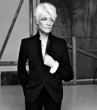 ShitBloggers's tweet photo. En serio, no pasa nada por publicar fotos de Françoise Hardy septuagenaria/octogenaria. Estaba igual de estupenda. O más, si cabe. No le quiten lo vivido. https://t.co/3t1P5vQ3zw