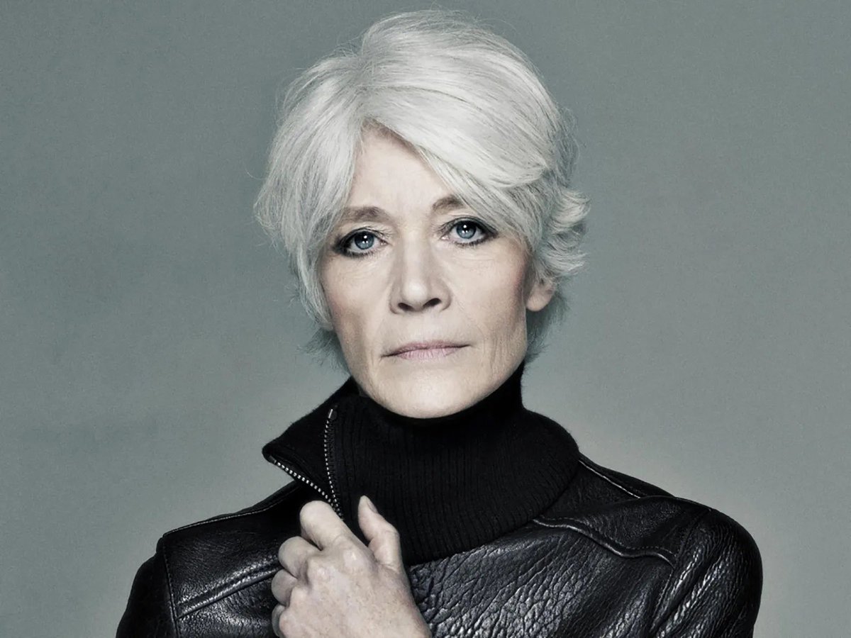 ShitBloggers's tweet photo. En serio, no pasa nada por publicar fotos de Françoise Hardy septuagenaria/octogenaria. Estaba igual de estupenda. O más, si cabe. No le quiten lo vivido. https://t.co/3t1P5vQ3zw