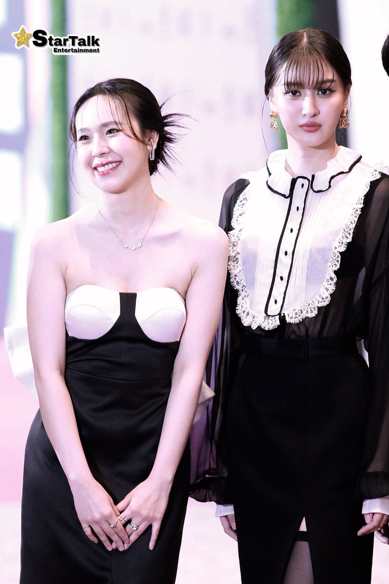 startalkent's tweet photo. “วิว - จูน” ร่วมเดินพรมม่วง ในงาน #9entertainAwards2024
VIEWJUNE X NINE ENT

#viewjune #วิวจูน
#viewbenyapa #junewanwimol https://t.co/L2luEsOteQ