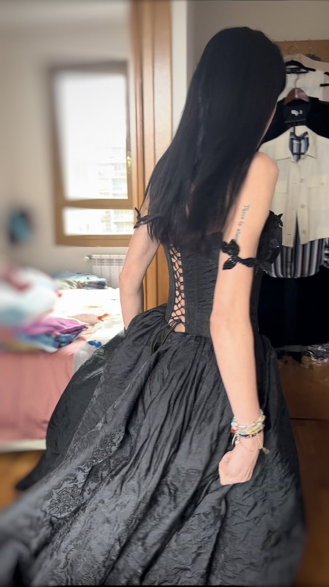 Zube86's tweet photo. ❤️‍🔥 ↣ 𝒮ℴ𝓎 𝓉𝒶𝓃 ℯ𝓈𝒸𝓊𝓇𝓇𝒾𝒹𝒾𝓏𝒶 𝒸ℴ𝓂ℴ ℯ𝓁 𝒶ℊ𝓊𝒶 ℯ𝓃𝓉𝓇ℯ 𝓉𝓊𝓈 𝓂𝒶𝓃ℴ𝓈 ↢ ❤️‍🔥
- @bebi_fernandez https://t.co/cvRl5lIu5L