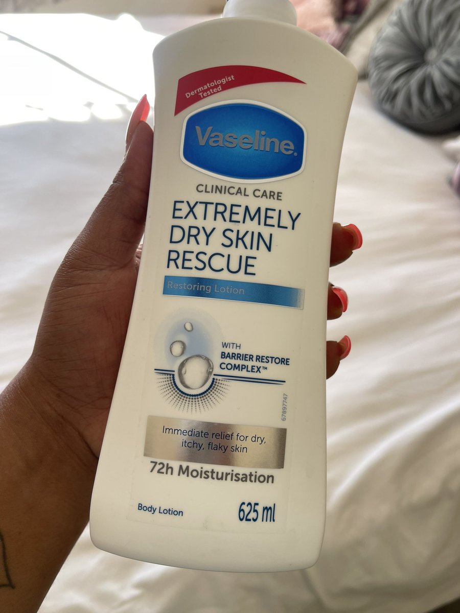 pally_n's tweet photo. @sammy_phytness @Kgothatso___ @Vaselineza I agree 👌🏽-The best!! I was about to send this! You can never go wrong with Vaseline https://t.co/cFwvE0MzAW