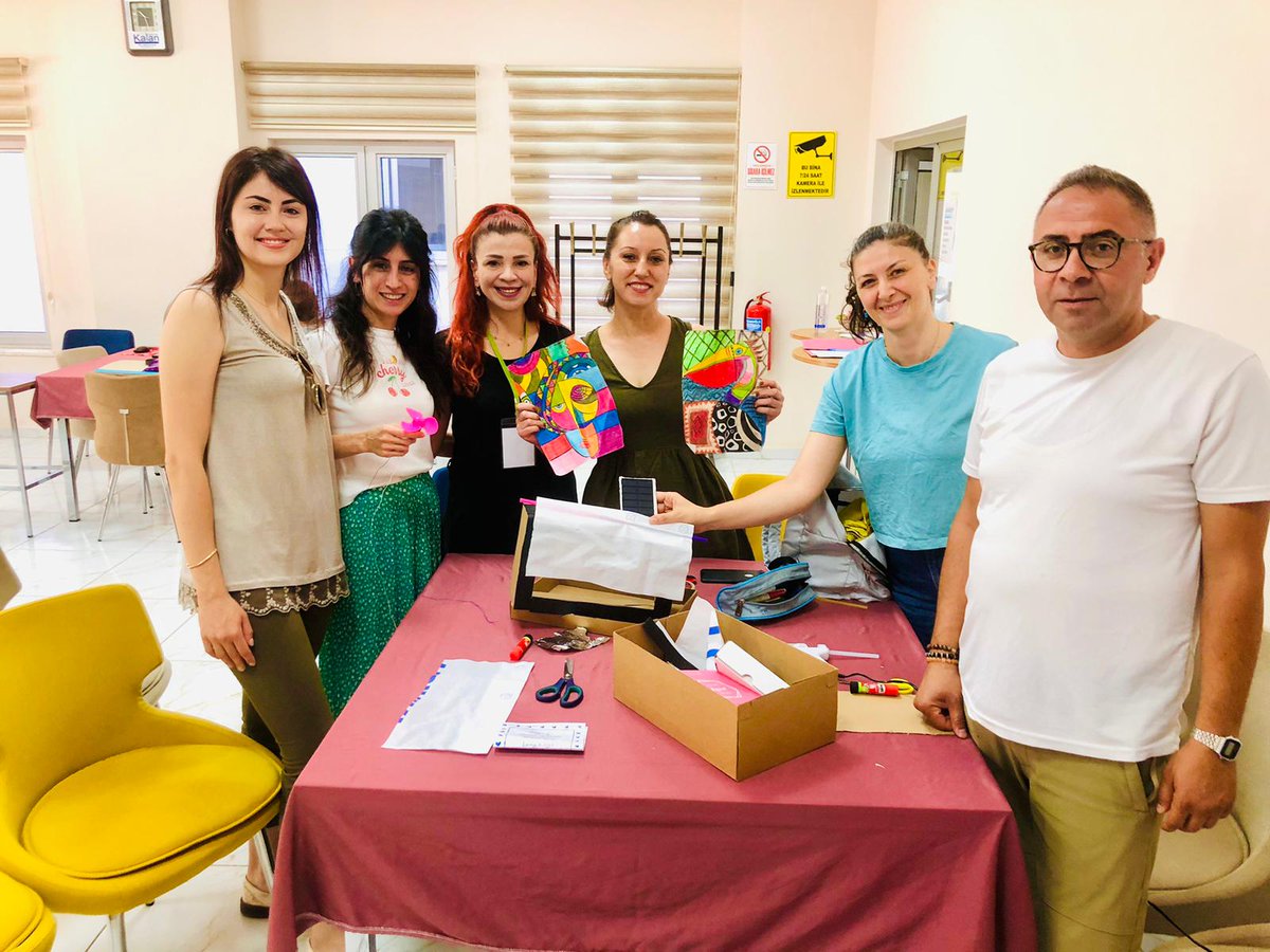 ScientixTurkiye's tweet photo. Tunceli ilinde 10-13 Haziran 2024 tarihleri arasında düzenlenen Scientix STEM Eğitimi Çalıştayı, bugün öğretmenlerin gruplar halinde STEM Eğitimi projelerinin prototiplerini hazırlama etkinliği ile devam ediyor. https://t.co/BSzIiRexiV