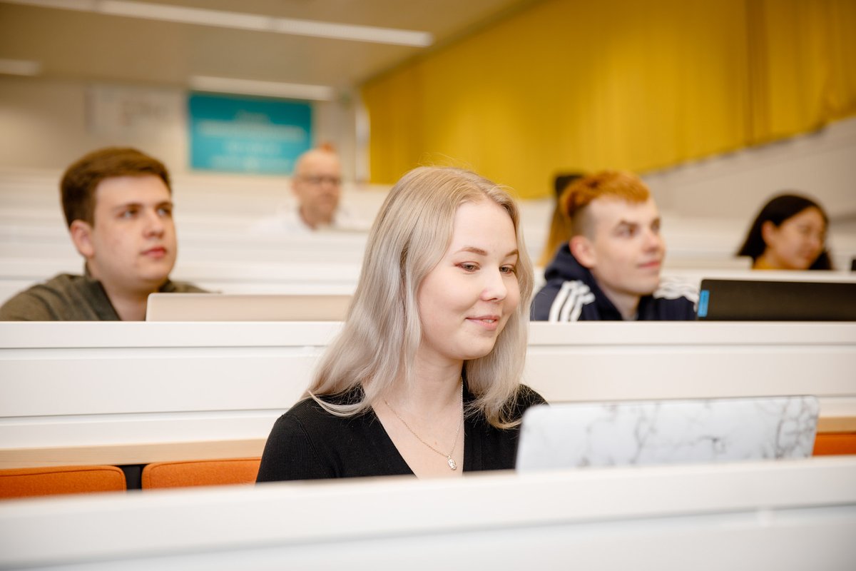 Vaasan ammattikorkeakoulu ja Taitotalo ovat solmineet yhteistyösopimuksen, jonka puitteissa kehitetään yhteisiä väyläopintoja. Opintojen avulla siirtymä toiselta asteelta korkeakouluun sujuvoituu. #vaasa #korkeakouluopinnot #ammatillinenkoulutus 
vamk.fi/ajankohtaista/…