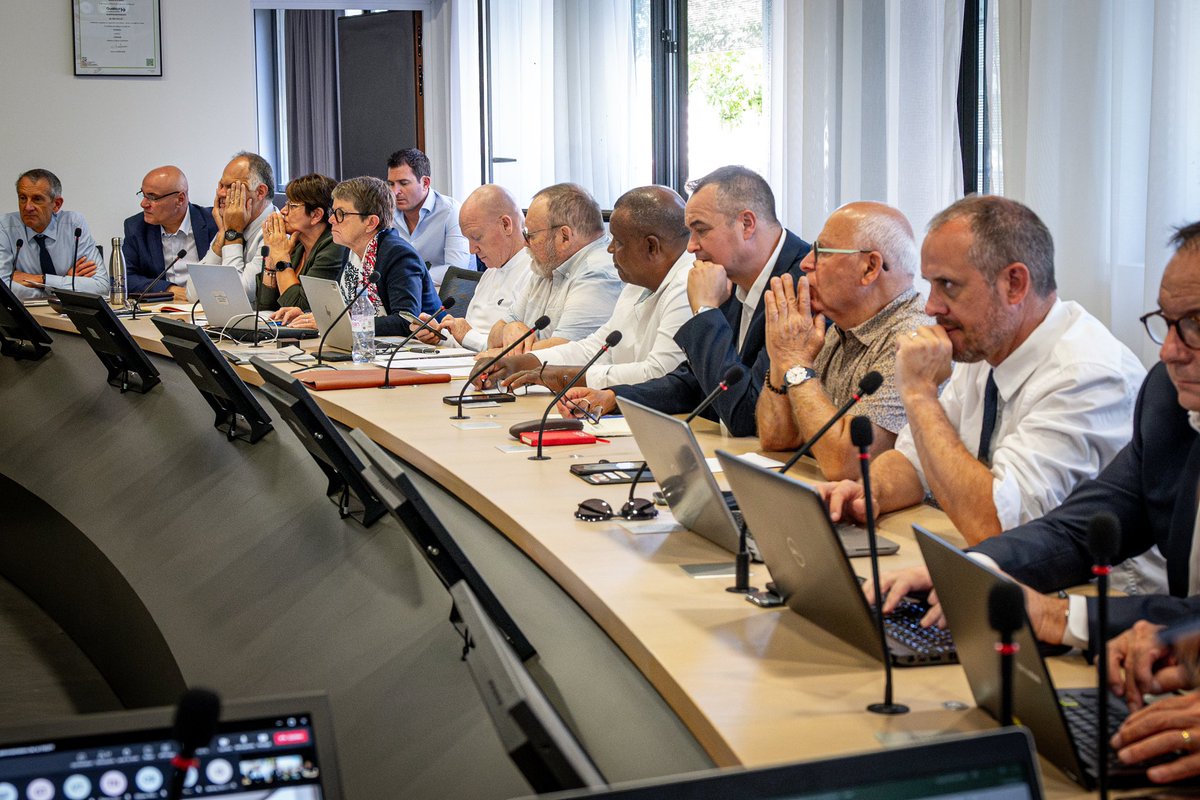 PompiersFR's tweet photo. #Réseau | JNSP2024, @cnspf2024, poursuite des travaux de du « Beauvau de la Sécurité Civile »… 
Les sujets sont nombreux pour le conseil d’administration de la Fédération nationale des @PompiersFR qui est actuellement réuni. https://t.co/zYRZkVRPtL