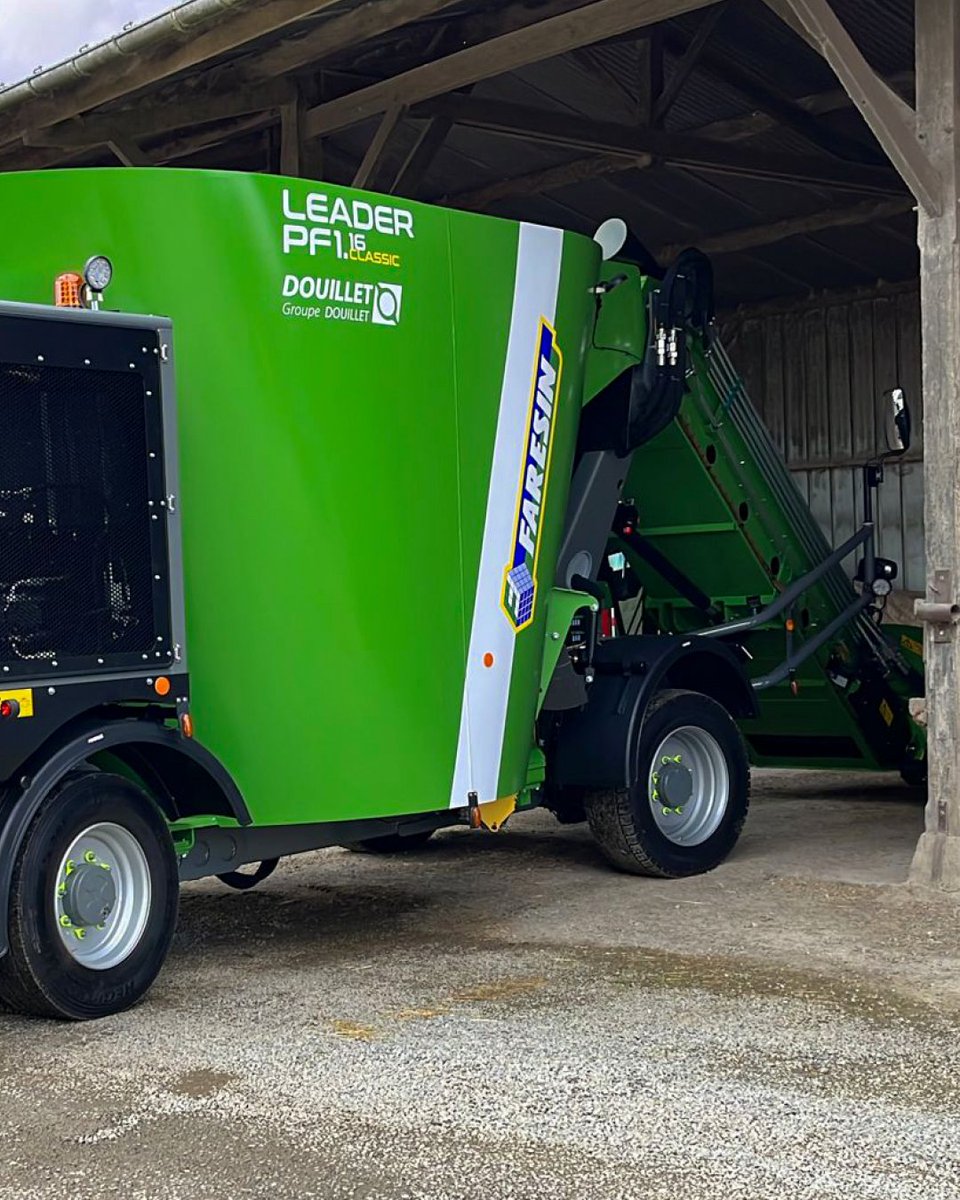 Two French farms welcomed their new 16m³ Leader PF Classic single-auger #mixerwagon. With their low height and narrow track axles, these mixerwagons have been designed to adapt to the needs of smaller barns, offering maximum practicality without compromising on performance.