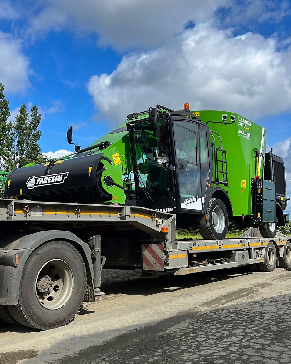 Faresindustries's tweet photo. Two French farms welcomed their new 16m³ Leader PF Classic single-auger #mixerwagon. With their low height and narrow track axles, these mixerwagons have been designed to adapt to the needs of smaller barns, offering maximum practicality without compromising on performance. https://t.co/KDDCwePx5h