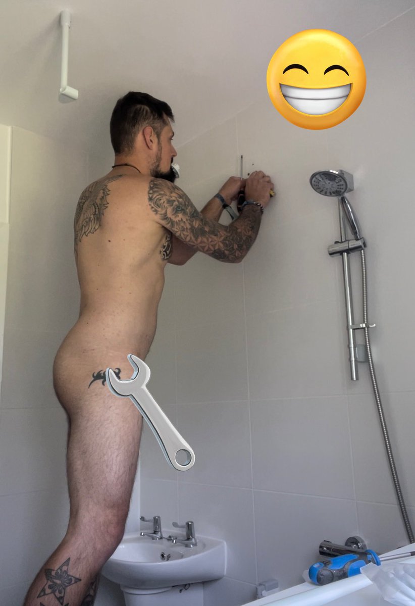 andyhbert's tweet photo. Nothing beats the freedom of working nude. It’s just another level. A boring shower rail made more interesting. #nudist #nudefreedom #workingnude #notporn #normalisenudity #malenudist #nudistuk #freedom #nudism https://t.co/9RNUUiDY7o
