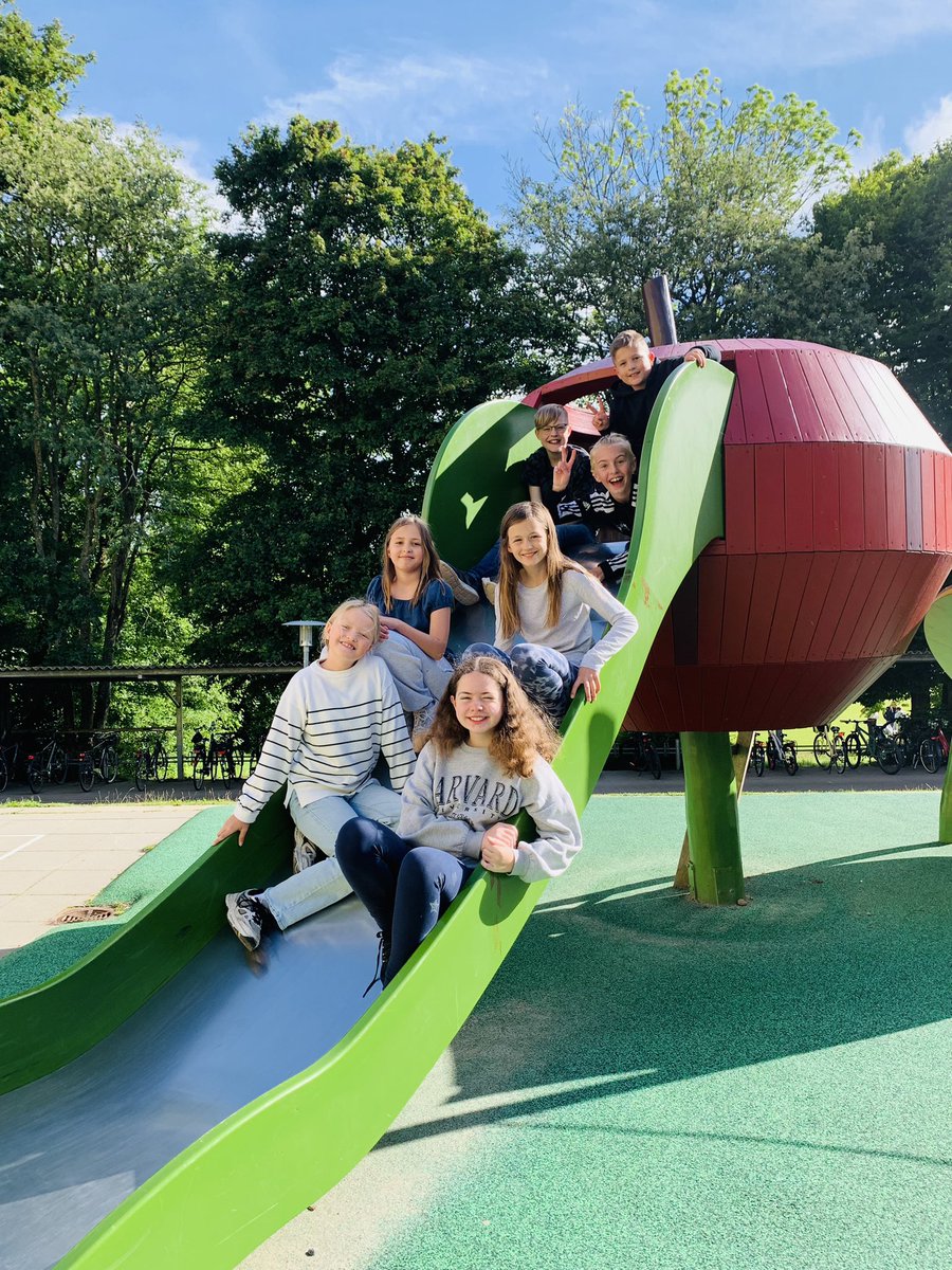 ysgol_y_dderi's tweet photo. A busy day at Dalby Skole #teamwork #games #friendships #Denmark2024 🇩🇰🏴󠁧󠁢󠁷󠁬󠁳󠁿🤗🫶🤝 https://t.co/VkKQr29xwy