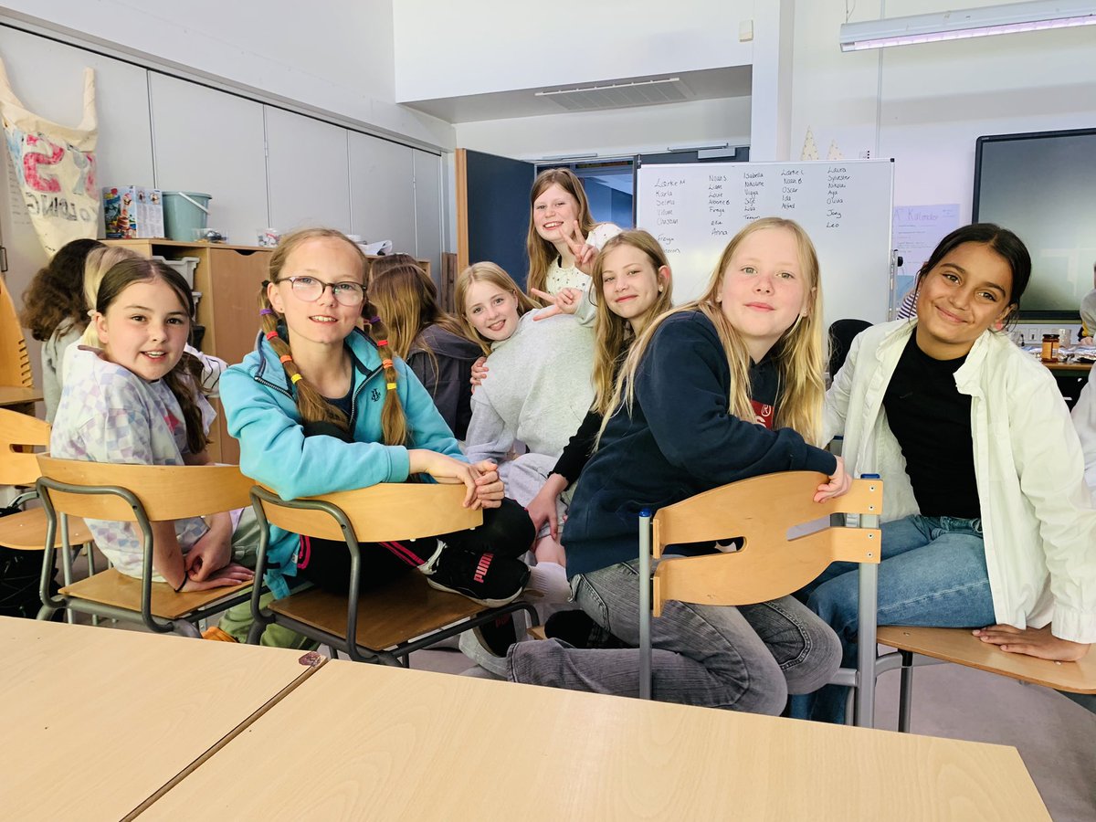 ysgol_y_dderi's tweet photo. A busy day at Dalby Skole #teamwork #games #friendships #Denmark2024 🇩🇰🏴󠁧󠁢󠁷󠁬󠁳󠁿🤗🫶🤝 https://t.co/VkKQr29xwy