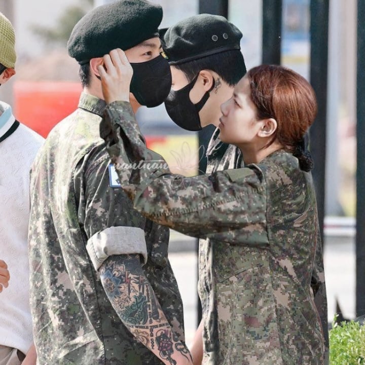 decciih's tweet photo. ✨💫🌠

editan tema militer hari ini 🤍
#liskook #lizkook #liskookedit #lizkookedit #LISA #jungkook #lisaedit #jungkookedit https://t.co/J6DIll6RuD