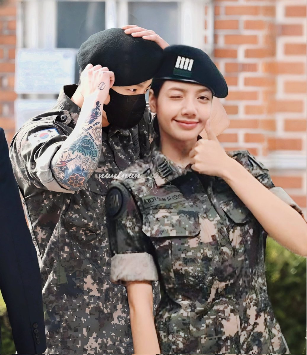 decciih's tweet photo. ✨💫🌠

editan tema militer hari ini 🤍
#liskook #lizkook #liskookedit #lizkookedit #LISA #jungkook #lisaedit #jungkookedit https://t.co/J6DIll6RuD