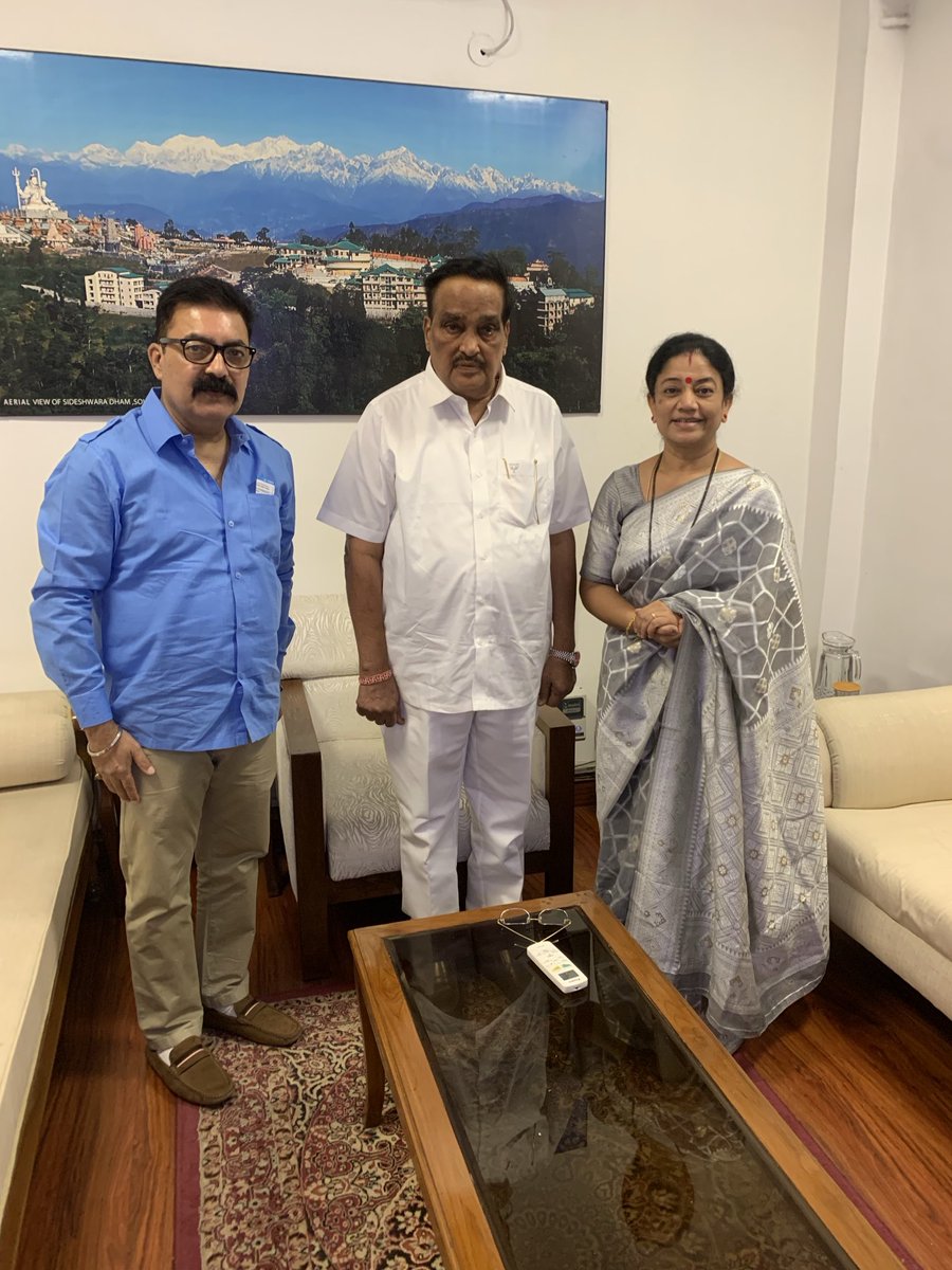 nanditapathak07's tweet photo. #अभिनंदन @CRPatilKiSena1 @bharatpathak08 @narendramodi @GVM @cleanganganmcg #WRMinistry https://t.co/6eXqfK2QF9