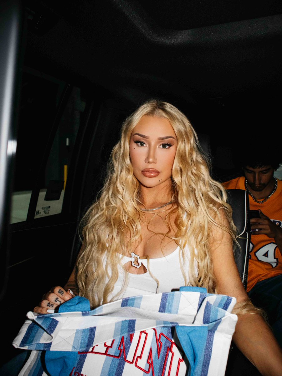 IGGY AZALEA tweet media