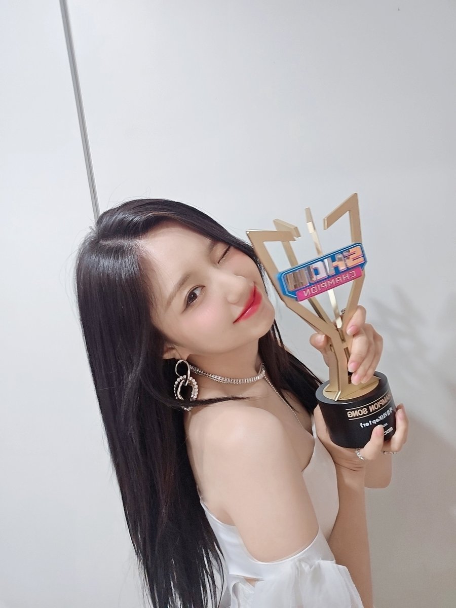 케플리안 1등 너무 고마워요!!!🎉🎉🎉

#케플리안 #1위 #고마워요 
#트로피이ㅣㅣ #쇼챔

#Kep1er #케플러 
#강예서 #YESEO