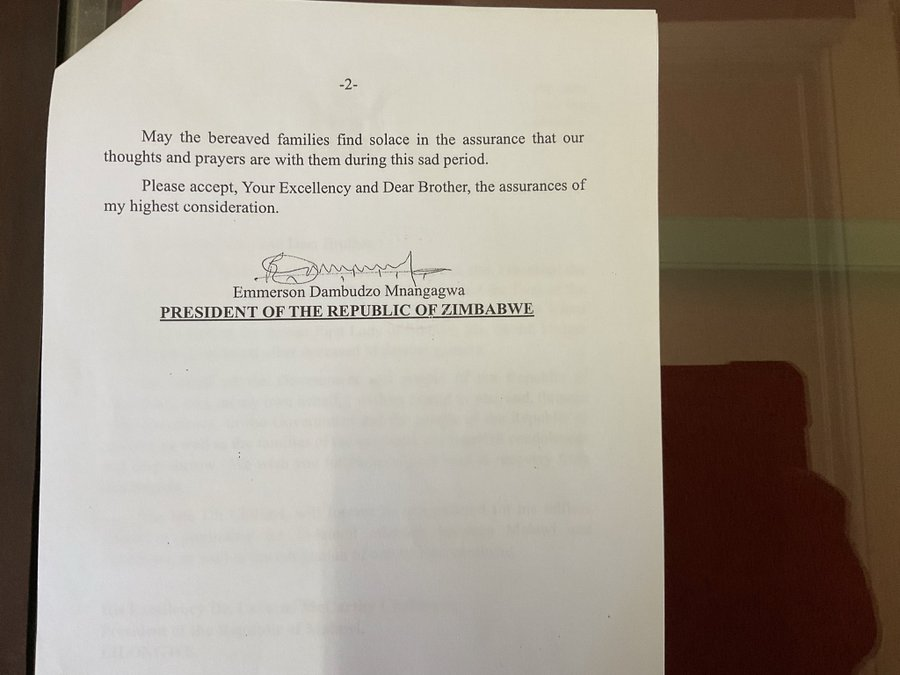 PaidamoyoMutsv1's tweet photo. President Mnangagwa consoles the people of Malawi following the death of that country's VP Chilima and others who perished in an aircraft crash... #MTSRIP https://t.co/Y13CmdZAvA