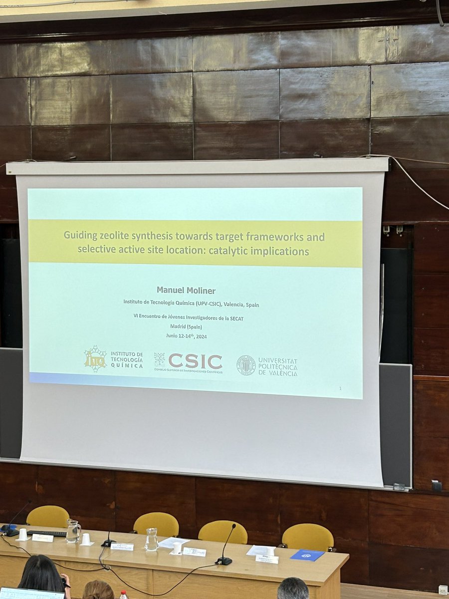 Comenzamos con la primera plenaria de la mano del investigador Manuel Moliner del Instituto de Tecnología Química de Valencia .