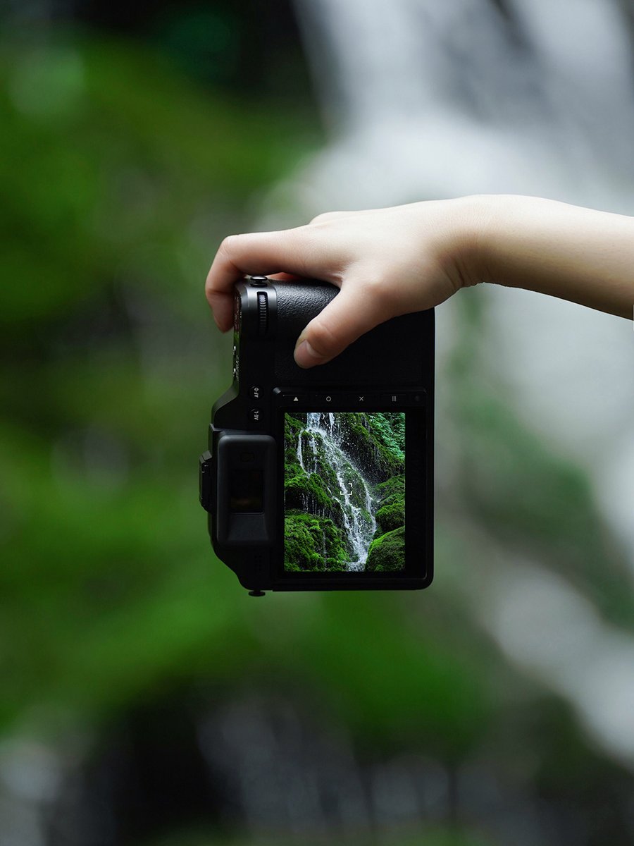 Hasselblad's tweet photo. See how Kinoko used X2D and 90V to perfectly capture the essence of summer with those stunning green visuals!
#hasselblad #hasselbladx2d https://t.co/F7ZeqQSTBf