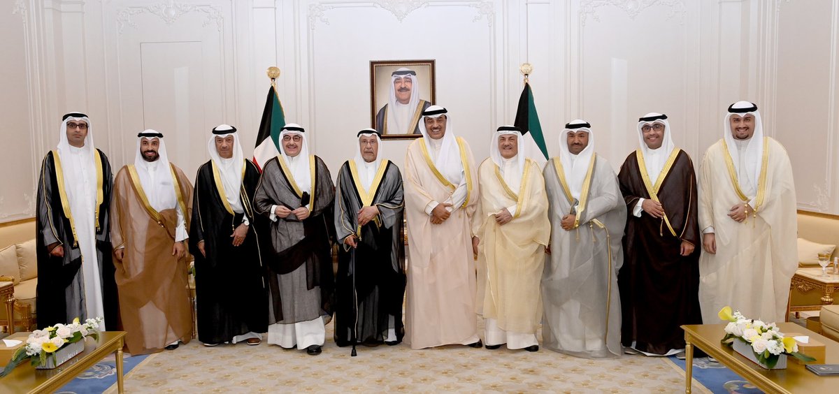 تشرفنا بلقاء حضرة #صاحب_السمو أمير البلاد الشيخ #مشعل_الأحمد الجابر الصباح و  وسُعِدْنا بسماع نصحه وإرشاداته وتوجيهاته الكريمة حفظه الله،
كما تشرفنا بلقاء سمو #ولي_العهد الشيخ #صباح_الخالد الحمد الصباح لمباركة تزكية صاحب السمو له أعانه الله ووفقه على حمل الأمانة.
حفظ الله #الكويت